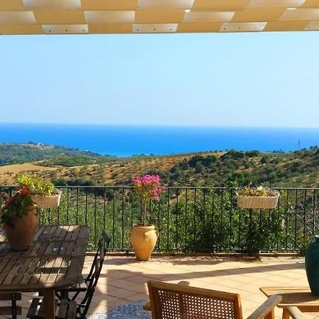 שאקה Villa Immersa In Oliveto Vista Mare מראה חיצוני תמונה