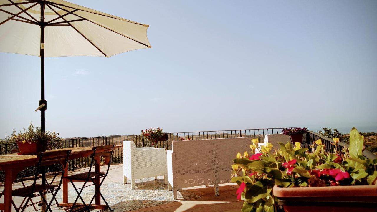 שאקה Villa Immersa In Oliveto Vista Mare מראה חיצוני תמונה